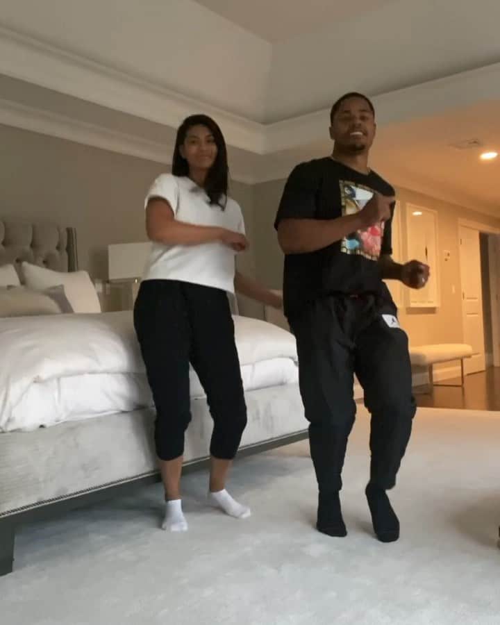 シャネル・イマンのインスタグラム：「Woke up this morning happy to celebrate our 2 year 💍 anniversary! We had to hit our groove #hityogroovechallenge」