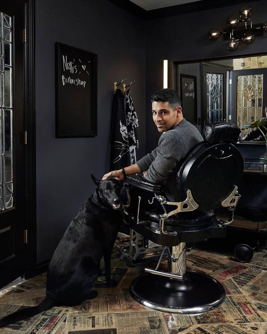 ウィルマー・バルデラマのインスタグラム：「Thank you @archdigest for the nice article on our home.. here is a look at my home.. through the eyes of these awesome people below: Credits: Photographer: @jennapeffley  Writer: @katromeyn  Groomer: @nellichristine  #ArchitectureDigest #BarberShop Part 1」