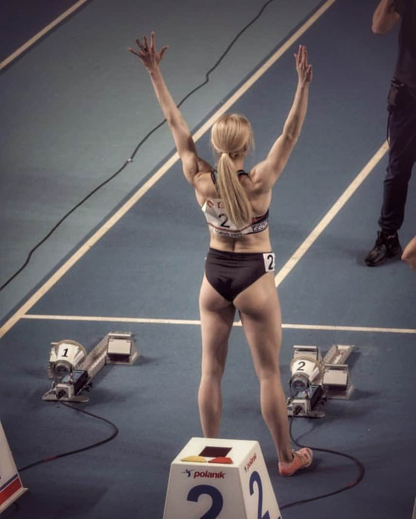 アガタ・フォルカシェブイチさんのインスタグラム写真 - (アガタ・フォルカシェブイチInstagram)「👋🏻 . . #athlete #sprinter #sprint #track #trackandfield #nationals #champs #championships #fitgirl #fitbody #fitlife #mylife #betterme #everyday #thebestisyettocome #blonde #blondegirl #passion #sportforlife #sportygirl #photo @gordontooyes #fotgordon」3月4日 6時02分 - agataforkasiewicz