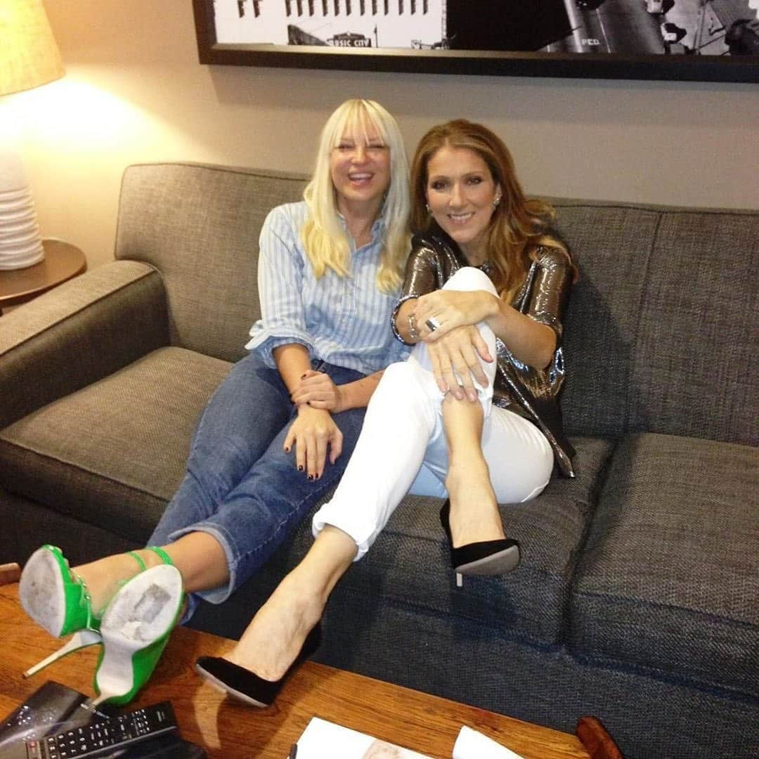 シーアさんのインスタグラム写真 - (シーアInstagram)「❤️❤️❤️ @celinedion」3月4日 7時38分 - siamusic