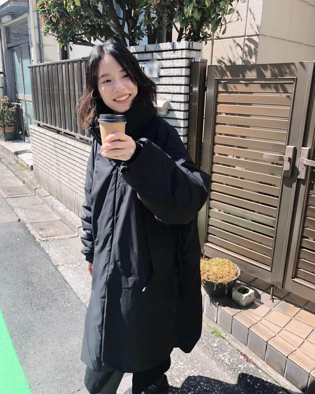 生越千晴のインスタグラム：「. お昼はもうダウン暑い🥵」