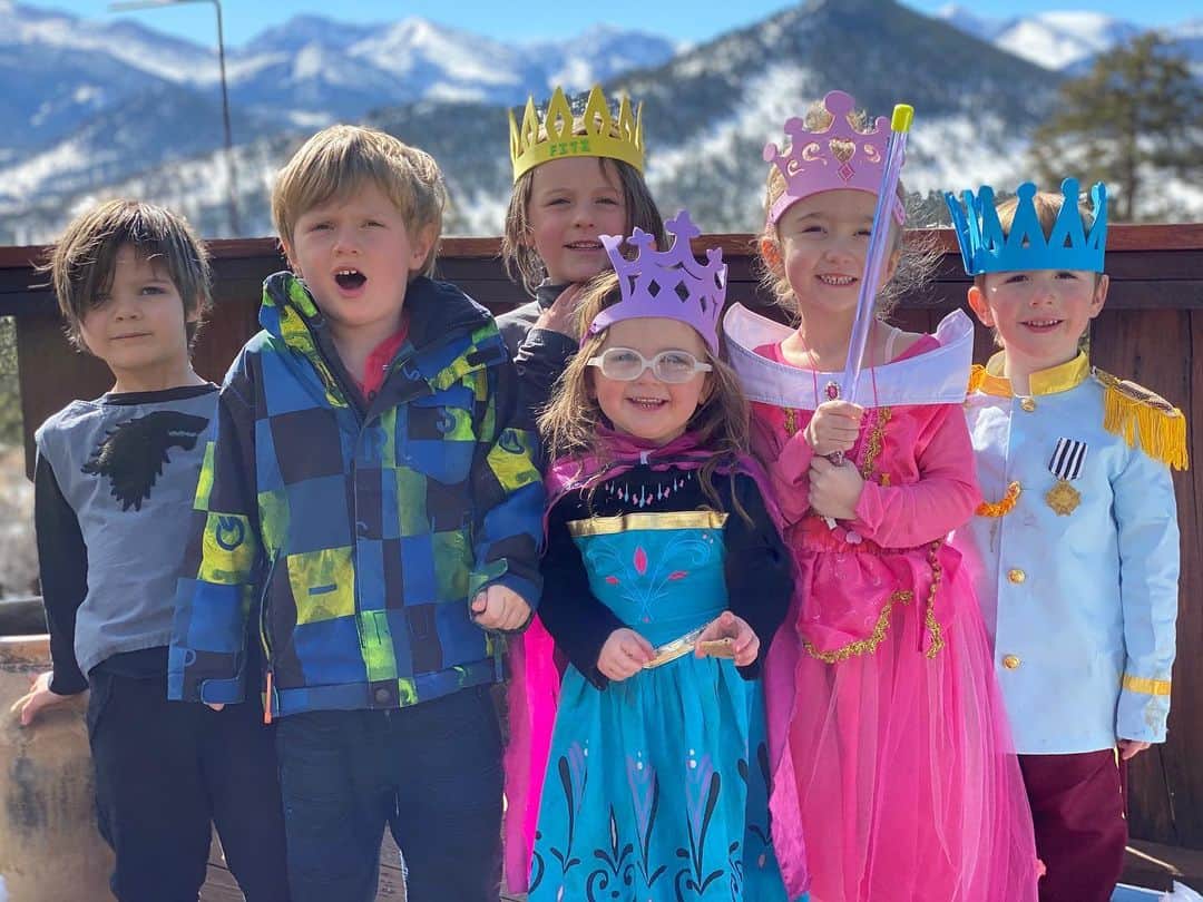 トミー・コールドウェルのインスタグラム：「Just a cute reminder to get out and vote! These kids need a healthy planet to live on. I choose to believe that they will figure out how to clean up the mess we left them with. The technology is there. We just need to encourage action from out political leaders. 📸of Ingrids 4th birthday a few days ago by @beccajcaldwell」