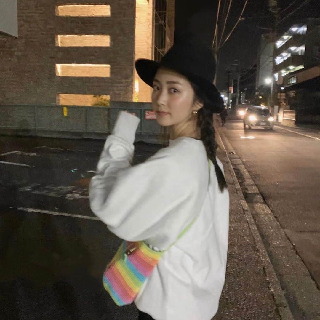 ベドウィンのインスタグラム：「@yuzuki__sato wears sweat-shirt by @bedwin_official aw19 ✨  #bedwin #bedwinandtheheartbreakers」