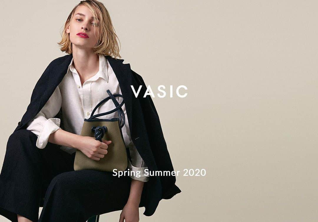 のインスタグラム：「Spring Summer 2020 Collectionより キャンバスシリーズ  が‪ 3月4日(水)に登場致します。  Bond Mini -Canvas, Port, Port Mini mini  #vasic #ss20 #bondminicanvas #port #portminimini #canvasseriese #newitem #vasicnews」