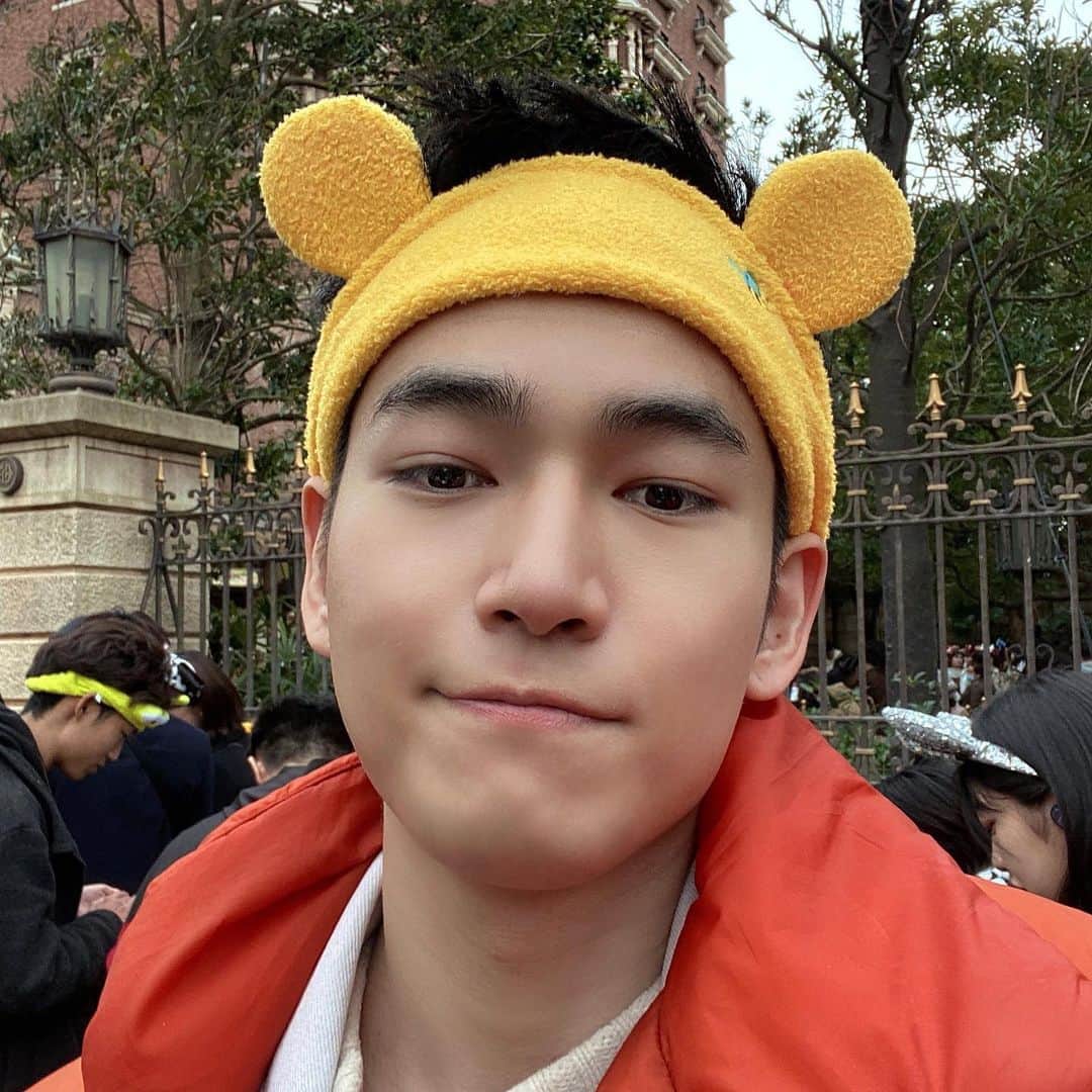 樋口葉生のインスタグラム：「The Happiest place on earth is closed now 🎮」