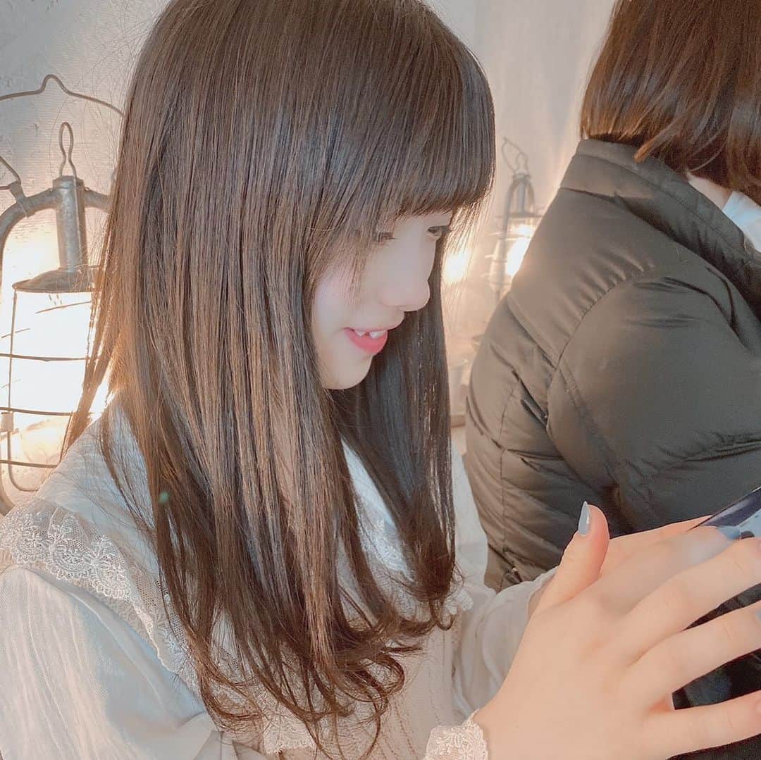 永瀬かこのインスタグラム：「︎︎💭💭💭 ・ ・ みんな今日何してたの？ かこはね今日舞台のお稽古が1日お休みだったからお部屋の模様替えをしたの︎︎☺︎ 模様替えってウキウキするから好き！ ・ 今から新しくなったお部屋で台本覚えよっと」