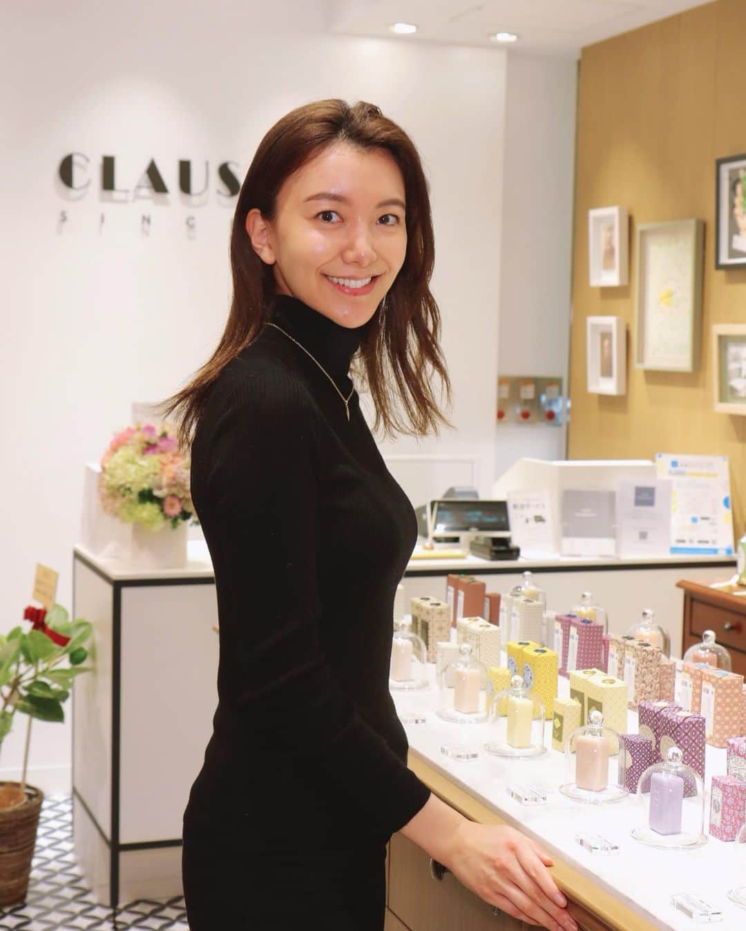 大出千尋のインスタグラム：「. 新宿ルミネ1に、本日3月4日にOPENした、ポルトガル発ボディケア、フレグランスブランド　@clausporto_japan クラウスポルトに行ってきました✨ いい香りに包まれてうっとり😌 パッケージも素敵で、ギフトにもおすすめです🎁 .  #CLAUSPORTOJAPAN #クラウスポルト #ボディケア #フレグランス」