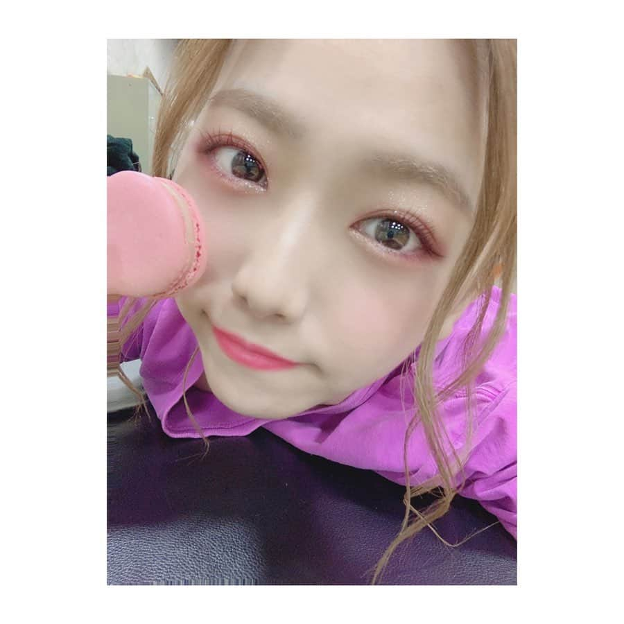 森田彩花さんのインスタグラム写真 - (森田彩花Instagram)「LADUREE💛❤️💜 ． 先月梨奈ちゃんがフランスのお土産 を届けてくれましたっ🥺💓 ． 美味しく頂きました😋ぁりがみ😋 マカロンだぃすき😈💗 ． #遅めの更新 #お土産 #マカロン #ラデュレ #laduree @yamarina_1210 #コメよろ #いいねよろ」3月4日 20時33分 - ayaka_morita0529