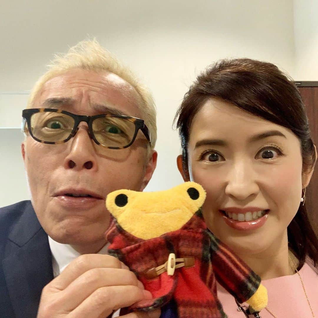 江口ともみさんのインスタグラム写真 - (江口ともみInstagram)「よっちゃんだよー‼️ 今日さぁ、所のおじちゃんに会った  っていうことはぁー  1年ぶりのビフォーアフターだよ✨ 今回は夢のコラボ回‼️ 29日の日曜日みんな見てねー💕  #fumofumosan #フモフモさん #よっちゃん#けろーにょ #大改造劇的ビフォーアフター #ポツンと一軒家 #所ジョージさん #お久しぶり #ちょっとかあさんの顔怖い」3月4日 21時16分 - tomomin.eguchi