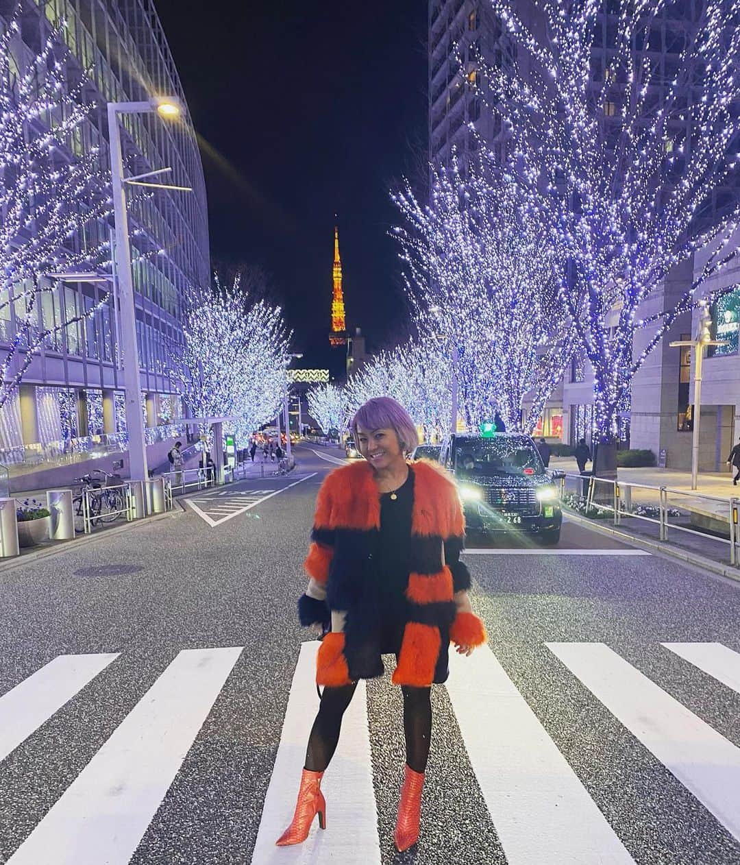 Nazukiのインスタグラム：「🗼🅣🅞🅚🅨🅞🗼 ✨✨✨✨✨✨ #tokyo #tokyotower #japan #mylife #東京　#東京タワー #六本木ヒルズ　#六本木けやき坂」