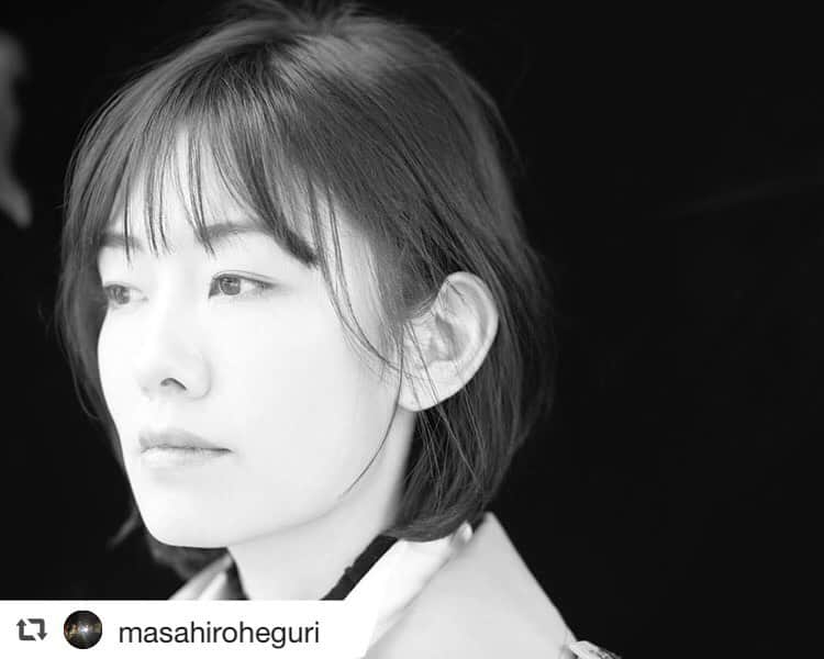 橋本真実さんのインスタグラム写真 - (橋本真実Instagram)「今の自分が写ってる。 見たことがない自分がいるから写真の世界にいつも驚かされます。 こんなふうに存在しているのか、と不思議な気持ちになる。 どんな自分がいても肯定していく時間。 無題の肖像。  カメラマン平郡政宏さんと、オトナNegative Pop に初参戦📷 ぜひぜひオトナのネガポもご覧ください！ #repost @masahiroheguri  #repost @otonanegativepop ・・・ 女優 橋本真実さんのオトナネガティブポップ、「Untitled」を公開しました！ 是非ご覧ください！  #オトナネガティブポップ #オトナネガポ #otonanegativepop #橋本真実 #平郡政宏 #スライドショー #作品サイト #ネガティブポップ #negativepop」3月4日 14時47分 - mami_hashimoto130