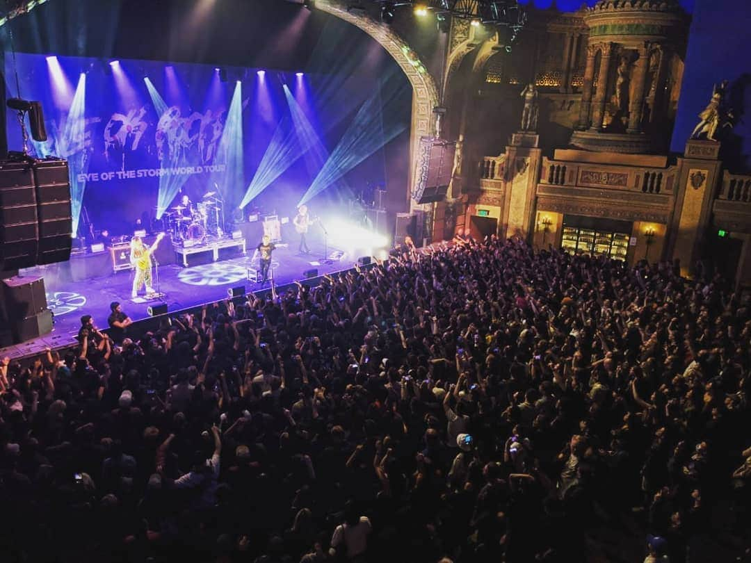 ONE OK ROCKさんのインスタグラム写真 - (ONE OK ROCKInstagram)「Day 1 in Melbourne done and dusted !! How was the show guys?? #ONEOKROCK #EYEOFTHESTORMAUSTRALIATOUR」3月4日 14時52分 - oneokrockofficial