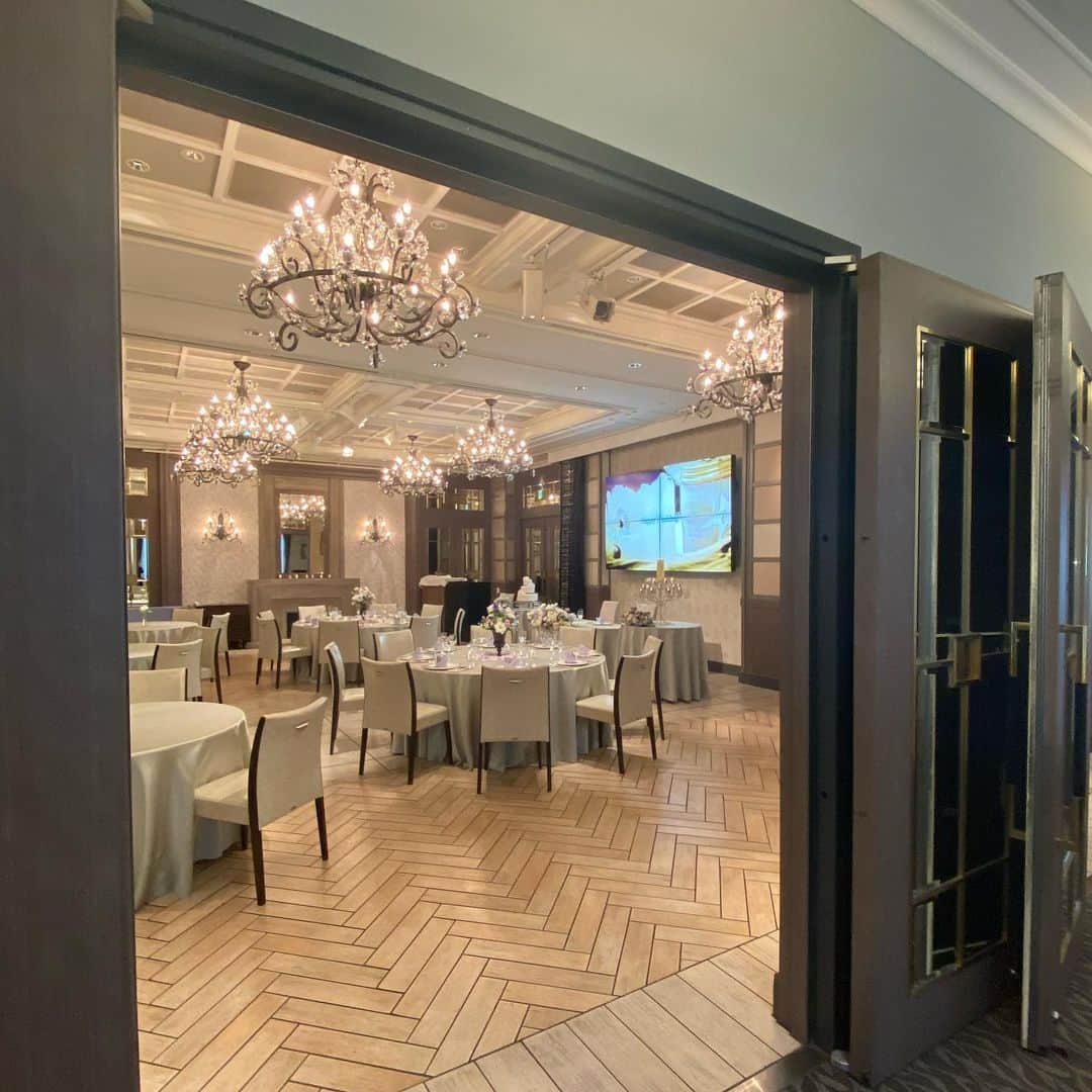 ホテルモントレ銀座 ブライダルサロンのインスタグラム：「#Hotelmonterey #モントレグループ #ホテルモントレ銀座 #ホテルモントレラスール銀座 #モントレウェディング #パルテール #結婚式 #結婚式準備 #花嫁準備 #モントレ花嫁 #モントレ花婿 #Instawedding #プレ花嫁 #アンティーク #クラシカル」