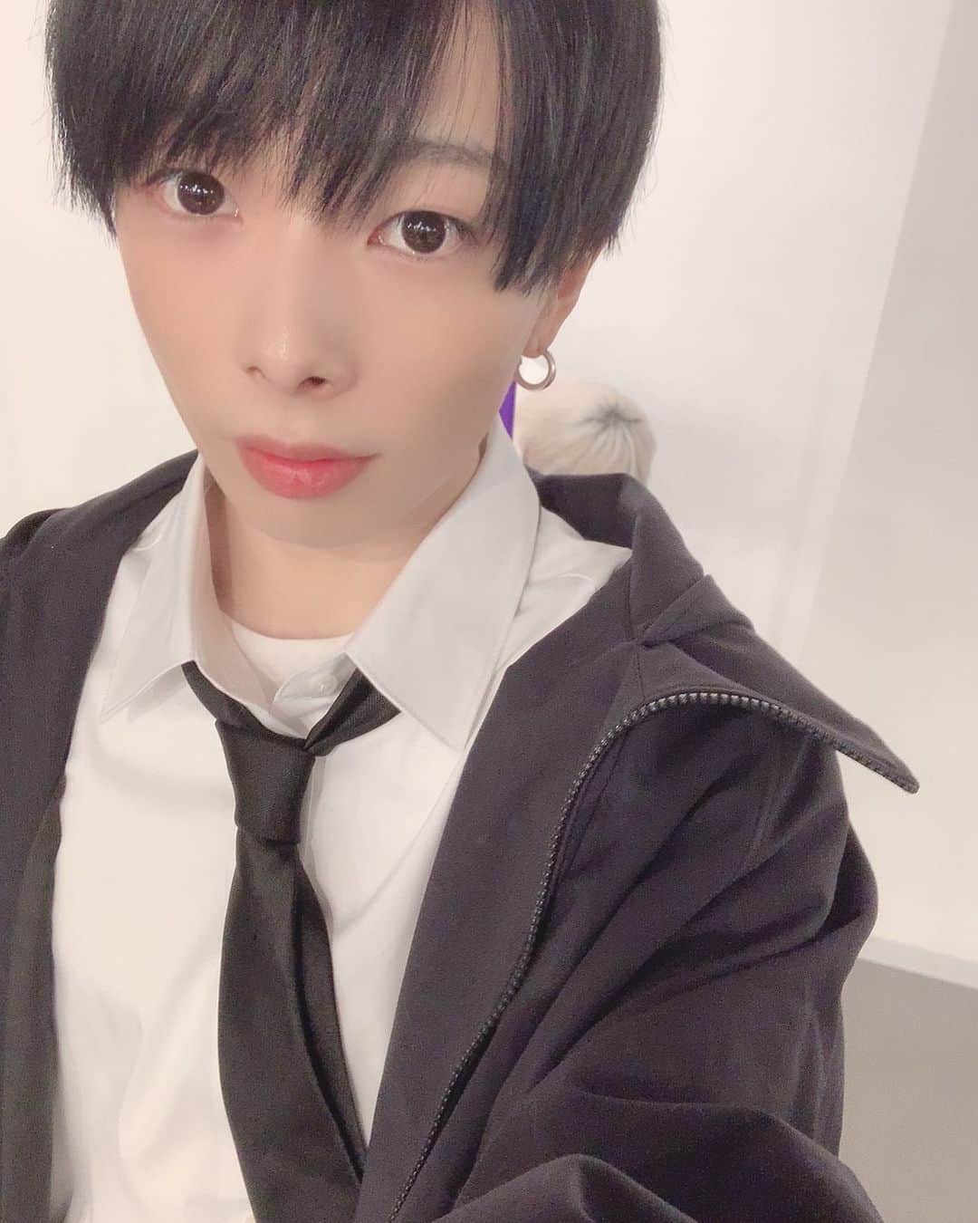 Ｍ君のインスタグラム：「髪の毛切って染めました👌  YouTubeで髪色チェンジの動画も撮ったのでお楽しみに❗️ @nakazawakazuki さんカットカラーありがとうございます！🙏」