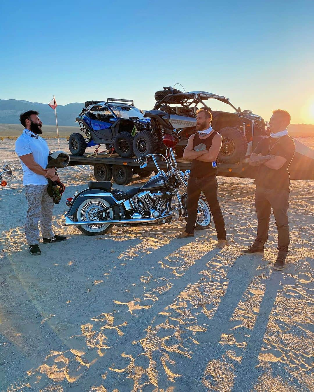 ダン・ビルツァーアンさんのインスタグラム写真 - (ダン・ビルツァーアンInstagram)「Outliers」3月4日 16時20分 - danbilzerian