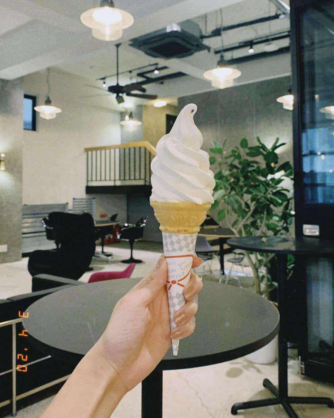 Lilmeのインスタグラム：「牧場を感じるジンギスカン屋さんのアイス🐄🥛﻿ #ソフトクリーム #アイス#🍦」