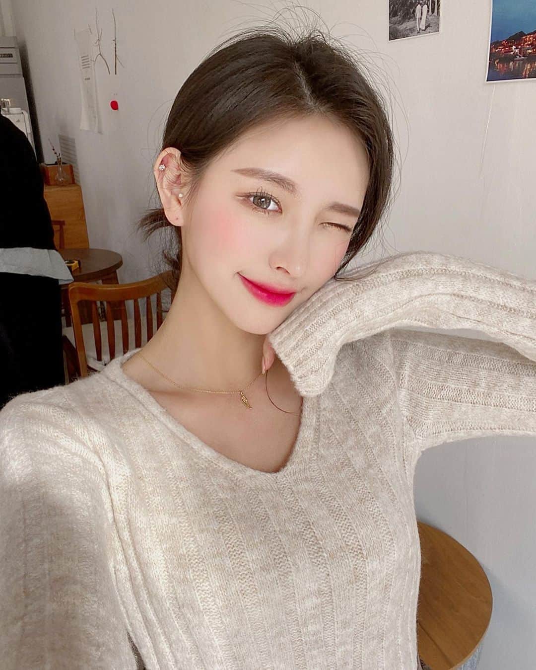 Chuuのインスタグラム：「갑자스레 눈이 와서 놀랬어요 힣😊 츄멤님들 남은 시간도 화이팅💓💓 #chuuseoul」