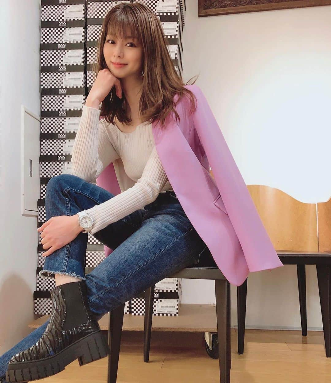 えれなさんのインスタグラム写真 - (えれなInstagram)「no nameとManila Graceの AW collectionへ💓  色んなコレクションがある中、一目でこのブーツが気に入ってオーダーしました😆  やっぱりキラキラが好きみたい。笑笑  #noname @noname.japan  #マニラグレース @pdst.jp  #えれな」3月4日 17時44分 - elena1982312