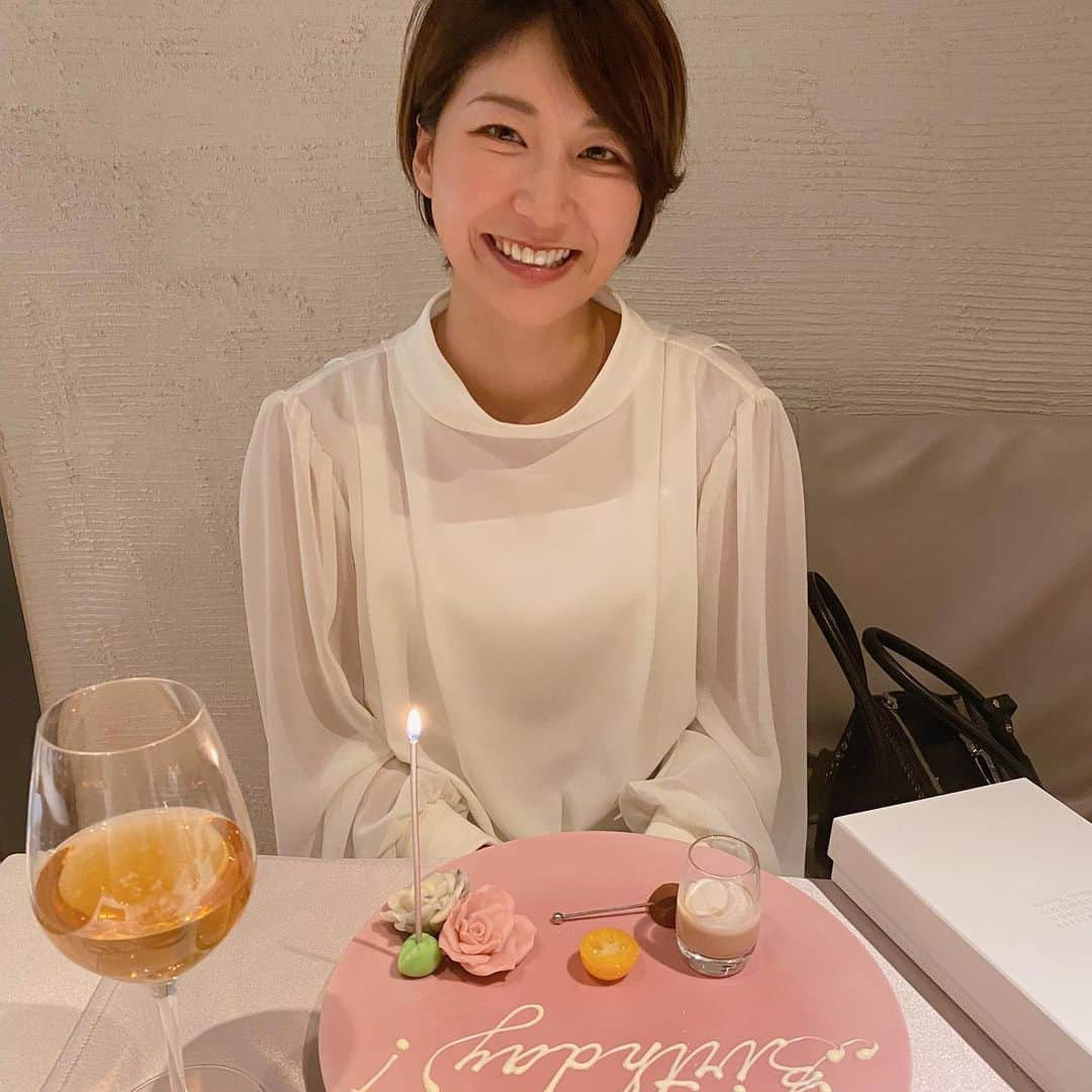 杉山美帆さんのインスタグラム写真 - (杉山美帆Instagram)「先月、誕生日でした🤣 * 沢山のお祝いメッセージありがとうございます😊✨ * 最近インスタにアップする事が少なくなってますが…元気です🥺🙌笑。 * 今年は今迄してない事にも挑戦したいなと思ってます🤭✨ *  #ゴルフ　#golf  #誕生日　#2月」3月4日 17時55分 - mih0_golf