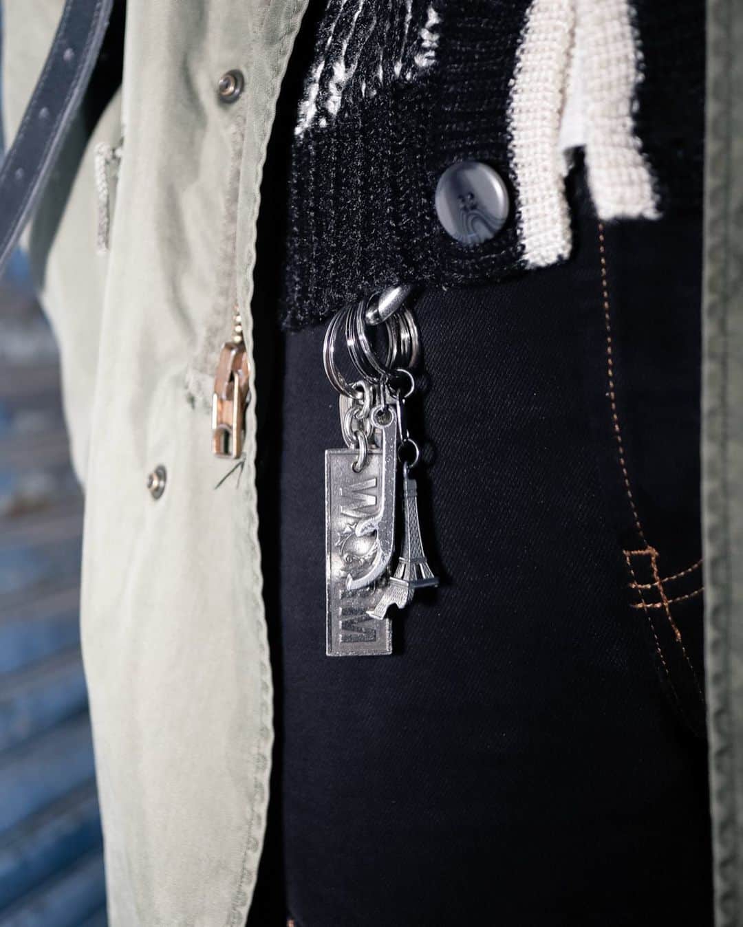 Fashionsnap.comさんのインスタグラム写真 - (Fashionsnap.comInstagram)「【#スナップ_fs】 Name：Hiroshi Coat #used Vest #used Shirt #used Pants #Supreme Shoes #nike Necklace #DIOR」3月4日 19時14分 - fashionsnapcom