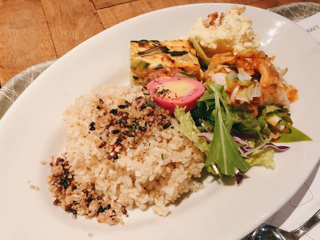 本間紗理奈のグルメインスタ