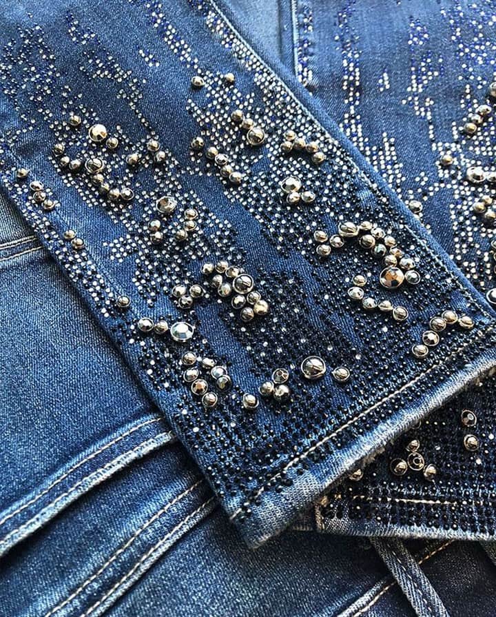 のインスタグラム：「Nothing is more essential than denim, don't you think? #MetIsBack #SneakPeek #TicToc #WeAreComing」