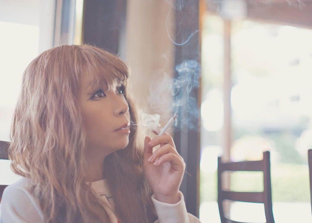 松すみれさんのインスタグラム写真 - (松すみれInstagram)「﻿ ﻿ －君がタバコを吸う姿も好き｡－﻿ ﻿ ﻿ Photo&Retouch：KuMi/ @kumi.team_no_brand ﻿ model： @omatsudayo ﻿ ﻿ ﻿ #札幌モデル #被写体﻿ #ポートレート #広がり同盟 ﻿ #その瞬間に物語を #煙草 ﻿ #ポートレートセクション ﻿ #portraitphotography ﻿ #pashastyle #pasha_magazine ﻿ #lovers_nippon_portrait ﻿ #ray_moment #jp_portrait部 ﻿ #jp_mood #IGersJP #team_jp_ ﻿ #japan_portrait_club ﻿ #portraitphotography ﻿ #lovers_nippon_portrait ﻿ #jp_gallery #indies_gram ﻿ #ig_bless_women ﻿ #good_portraits_world ﻿ #splus_cameraclub ﻿ #amazing_shotz ﻿ #portraitvision_ ﻿ #portrait_mood ﻿ #smokingfetish﻿ #indies_gram #jp_gallery」3月5日 5時43分 - omatsudayo