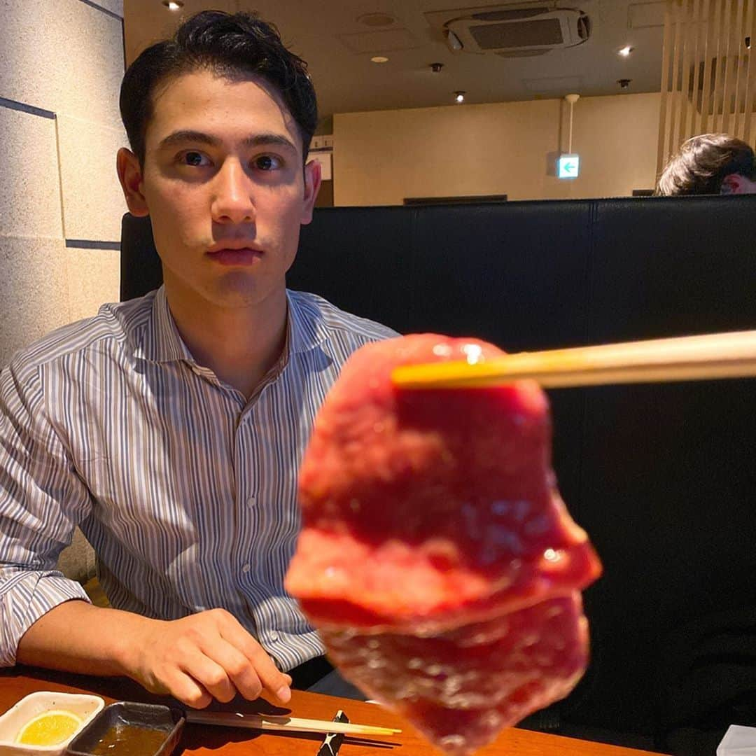 山岸久朗さんのインスタグラム写真 - (山岸久朗Instagram)「グッとラック木曜男3人組で、焼肉食べに行きました😄男のしゃべりばっかり3人で盛り上がった❣️（ハセンさんお誕生日プレゼントありがとう） この後8〜10時❣️ #グッとラック #国山ハセン  #中島健太 #TBS #男がしゃべりでどこが悪いねん #痛快エブリデイ  #懐かしい #なつい #よろにく #yoroniku #恵比寿 #恵比寿グルメ  #山岸久朗 #山岸弁護士 #山岸弁護士が飯テロ中」3月5日 6時53分 - yamaben