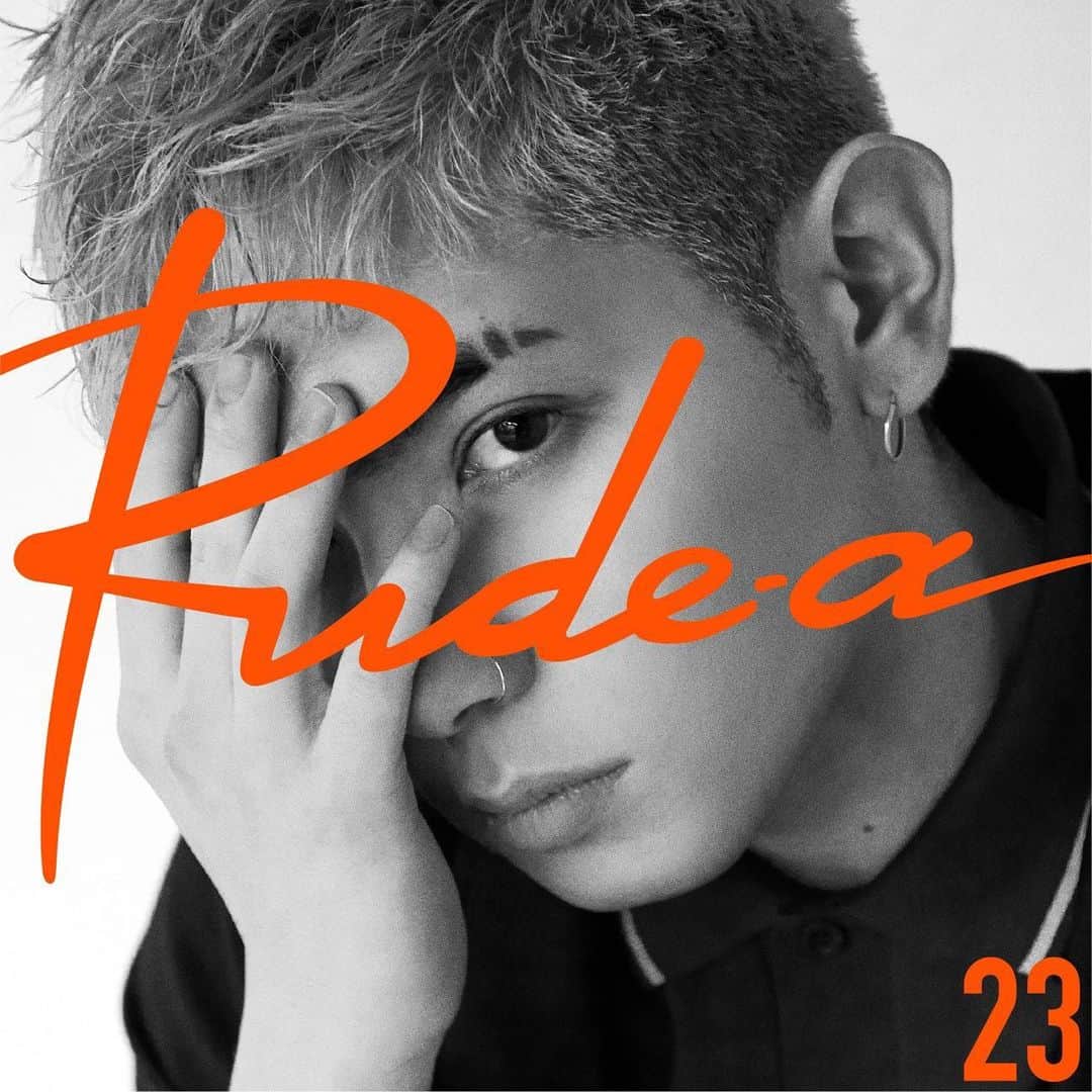 RUDE-αさんのインスタグラム写真 - (RUDE-αInstagram)「1stAlbum「23」 本日正式にリリースしました◎  今回のアルバムはベスト盤でもあり 初めての人からしても聴きやすい 作品になったと思います。 沢山の人に届きますように  特にアルバムタイトルにもなっている 「23」という曲は昔の自分、友達や家族 強さを教えてくれた少年、ルーディーズ への想いを描いた曲になってます。 1番聴いて欲しい。  全てはORANGE RANGEに魅せられた 夢があったから。今度は俺の夢を魅せる こっから走って行くから待っとけよ世の中 今年まじで全てを変えるから期待しとけよ！  いつもありがとう、これからも共に行こう、愛してる  #みんなの好きな曲を教えてね」3月4日 22時16分 - 5leep3alker