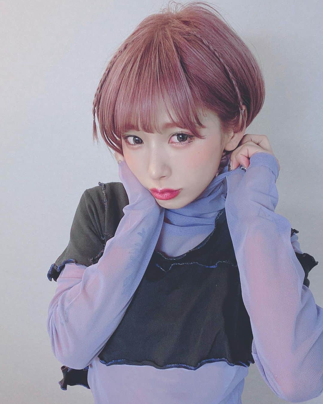 病夢やみいのインスタグラム：「見ての通り花粉症であります」