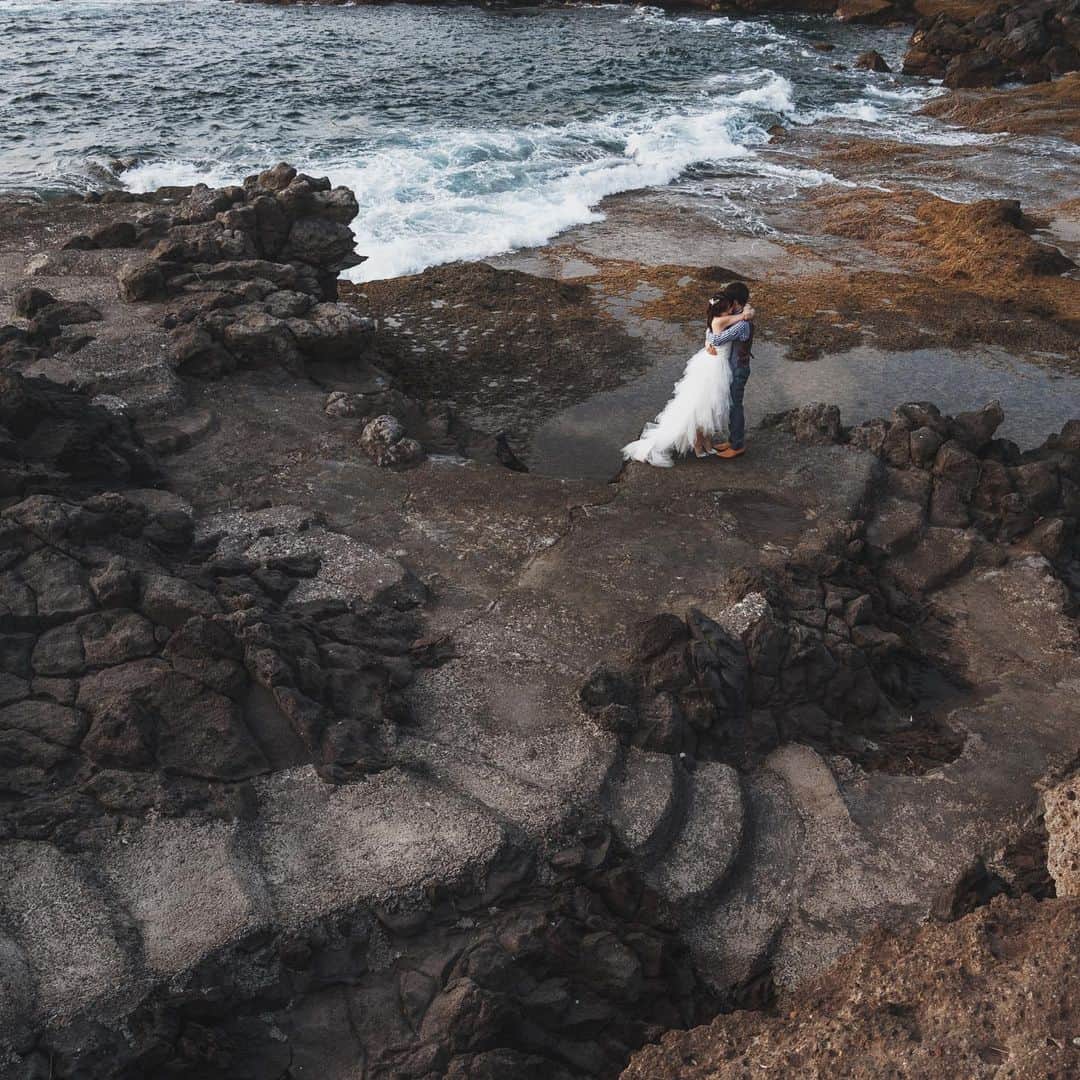 口笛とピアノのインスタグラム：「. テネリフェ島で #localgrapher のカメラマンに撮っていただいたハネムーンフォト✨ . これから沢山載せていきます☺️♫ . . #honeymoon #ハネムーン  #ハネムーンフォト #tenerife #tenerife🌴  #costa #リゾート #テネリフェ  #カナリア諸島 #canarias」