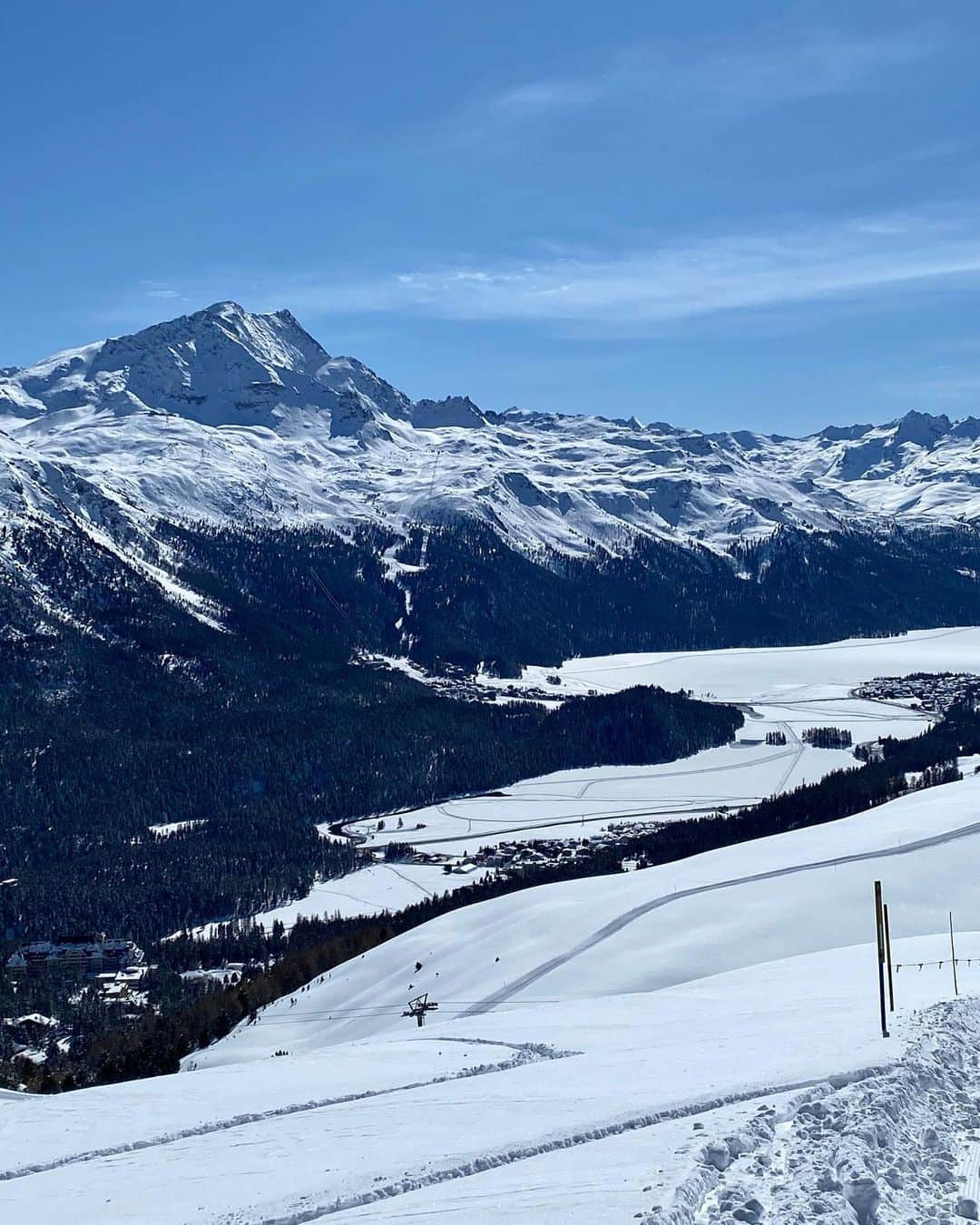 ヨハネス・ヒューブルさんのインスタグラム写真 - (ヨハネス・ヒューブルInstagram)「couldn’t be luckier with today’s Ski condition 🇨🇭🏔⛷🔁 #swipe」3月4日 22時50分 - johanneshuebl