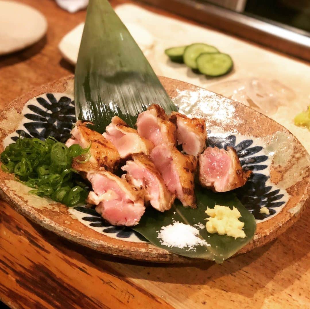 山﨑 薫のインスタグラム：「吾一🐓 : 口の中で旨味が広がる焼き鳥でした。 1串入魂。 接客も素晴らしく居心地のよいお店。 またすぐに食べに行きたい。 7000円飲み放題なので、コスパも最高です。 : #吾一 #大阪焼き鳥 #予約困難店 #焼き鳥」