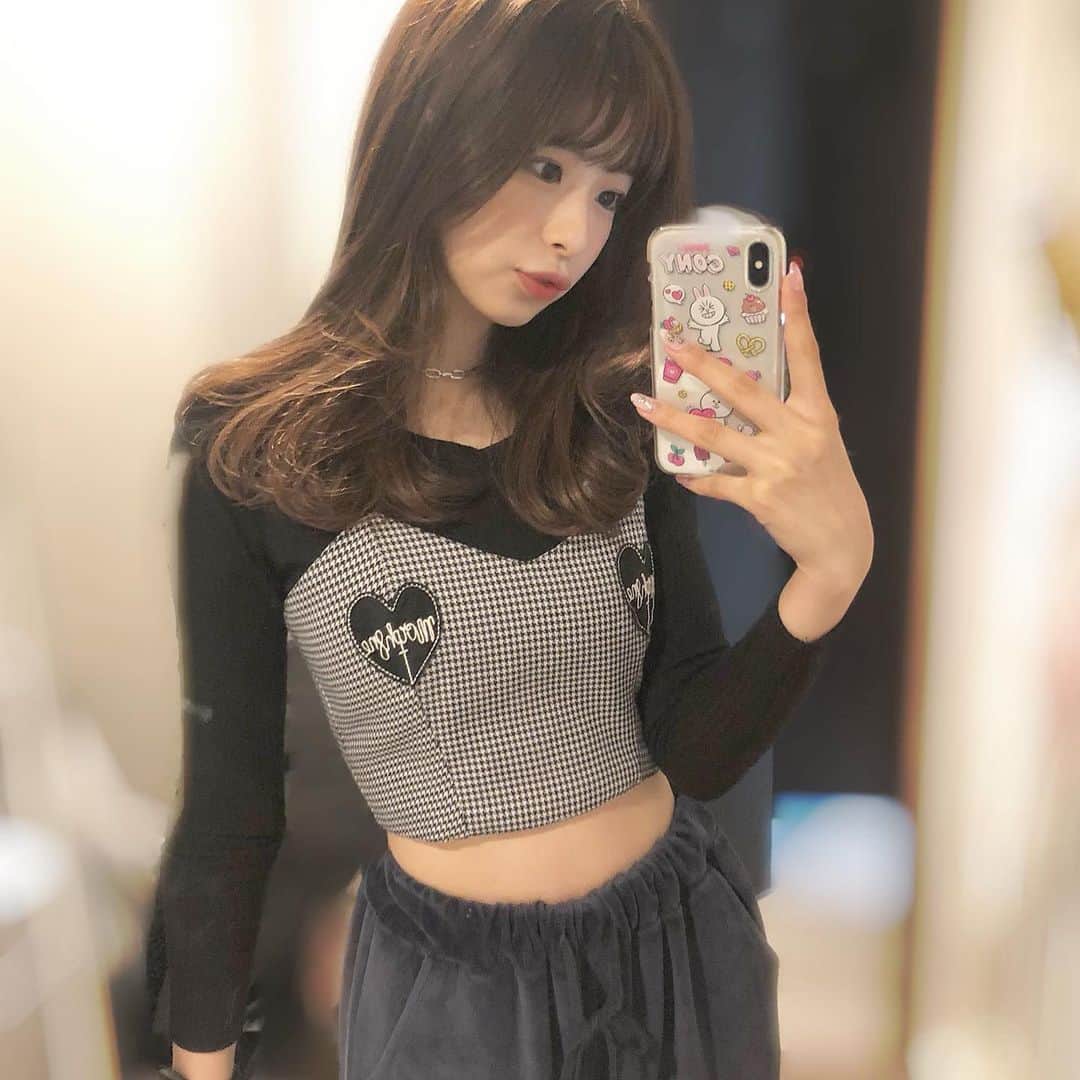 川崎ひかるのインスタグラム：「腹筋がゼロ . . . . .  #daily #dailylook #selfie #selca #ootd #japanesegirl #japaneseculture #japaneseanime #japaneseidol #idol #anime #cosplay #cosplaygirl #일본아이돌  #데일리 #데일리룩 #셀카그램 #셀카 #셀피 #오오티디 #팔로우 #헤어스타일 #헤어어레인지 #自撮り #アイドル #ビジョビ」