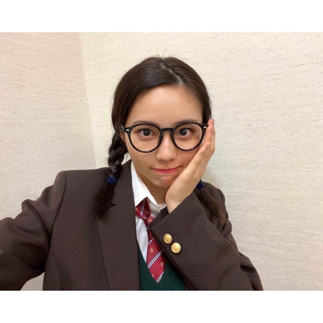 秋田汐梨さんのインスタグラム写真 - (秋田汐梨Instagram)「・ いつの間にかメガネをかけると落ち着く、ような、気がしてます、笑 #これは幸子じゃないよ」3月4日 23時48分 - shiori_akita319official