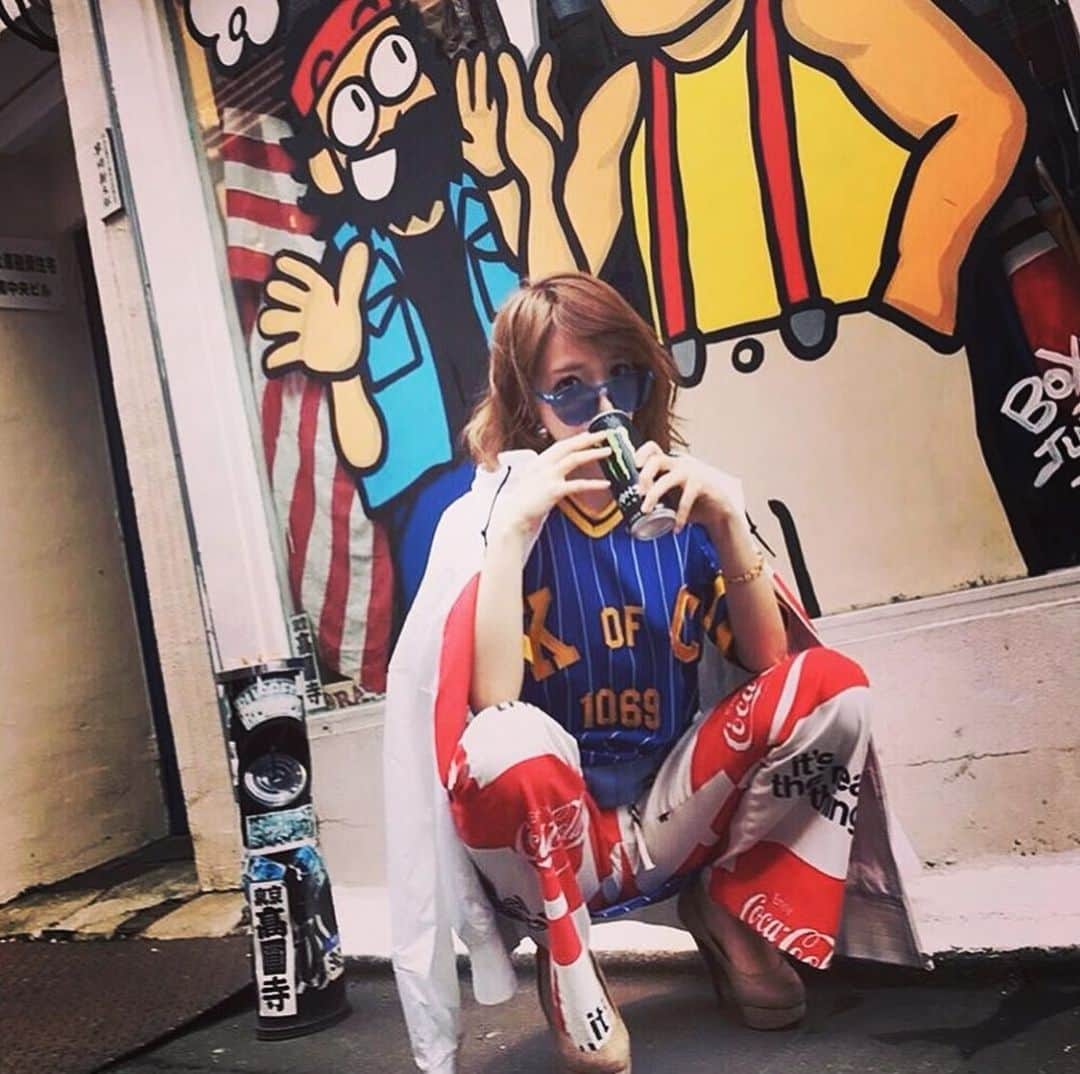 のインスタグラム：「「ケペラギ2」のMV撮影で 知った「rugged」のお洋服が かわゆなんです…💕 めちゃくちゃ好き。 高円寺に行く際はぜひ🧸 1枚目と2枚目はMV撮影の時の📷💕 @ck_rugged」