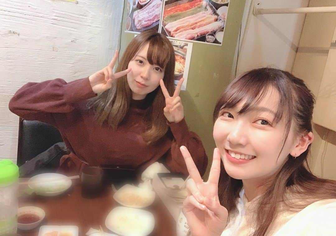 ゆきのしんのインスタグラム：「ういさんとサムギョプサル行ってきましたー☺️🍻 次はいちご行くんだー🍓✨ #チームシラフ　 #モンスト女子  #フレンドになってもらうの忘れた」