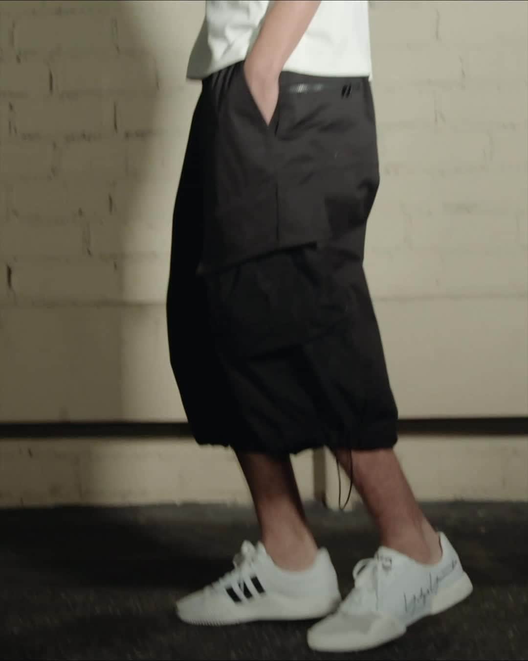 ワイスリーのインスタグラム：「Y-3 Cargo  Short, Y-3 Graphic tee and Y-3 YUNU. Y-3 Spring/Summer 2020. --- #adidas #Y3 #YohjiYamamoto Discover the collection at adidas.com/y-3」