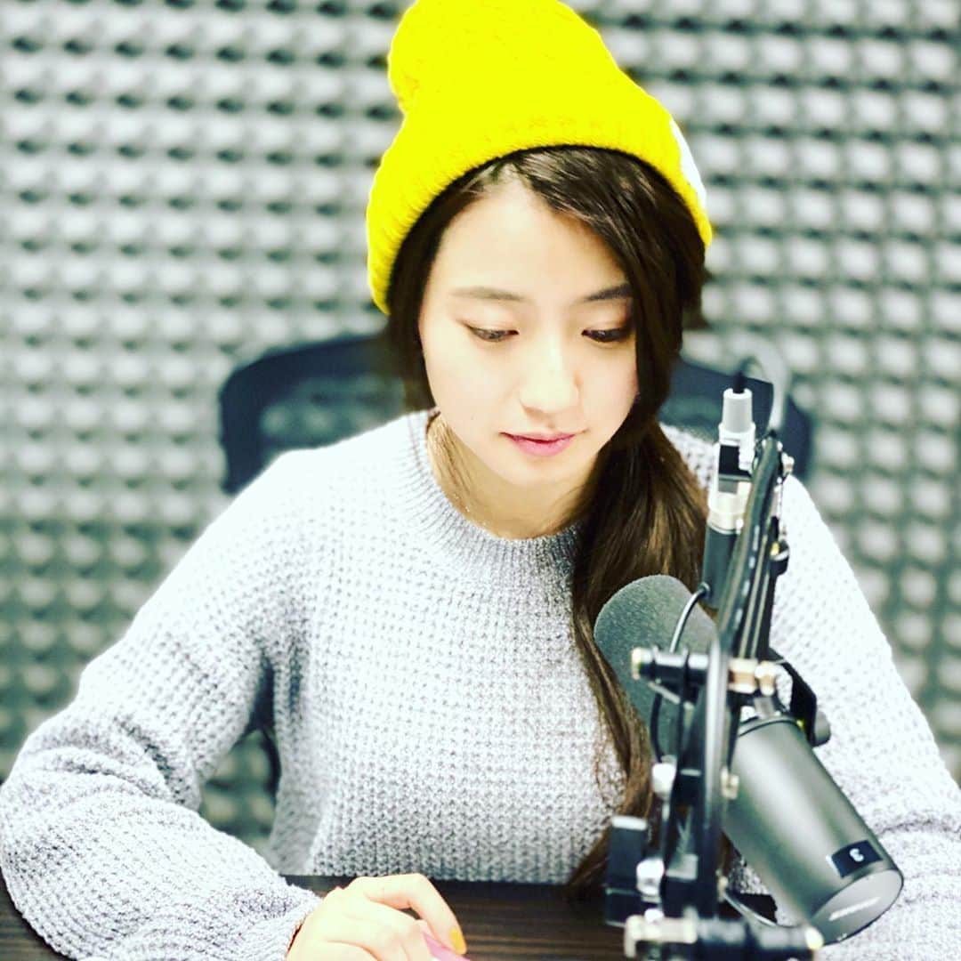 段文凝のインスタグラム：「新しいラジオの仕事が始まったよー やっぱり喋るのは好きなんです❤️ ぜひ「Himalaya」っていうアプリで聴いてくださいね〜  #ラジオ  #Himalaya #仕事中」