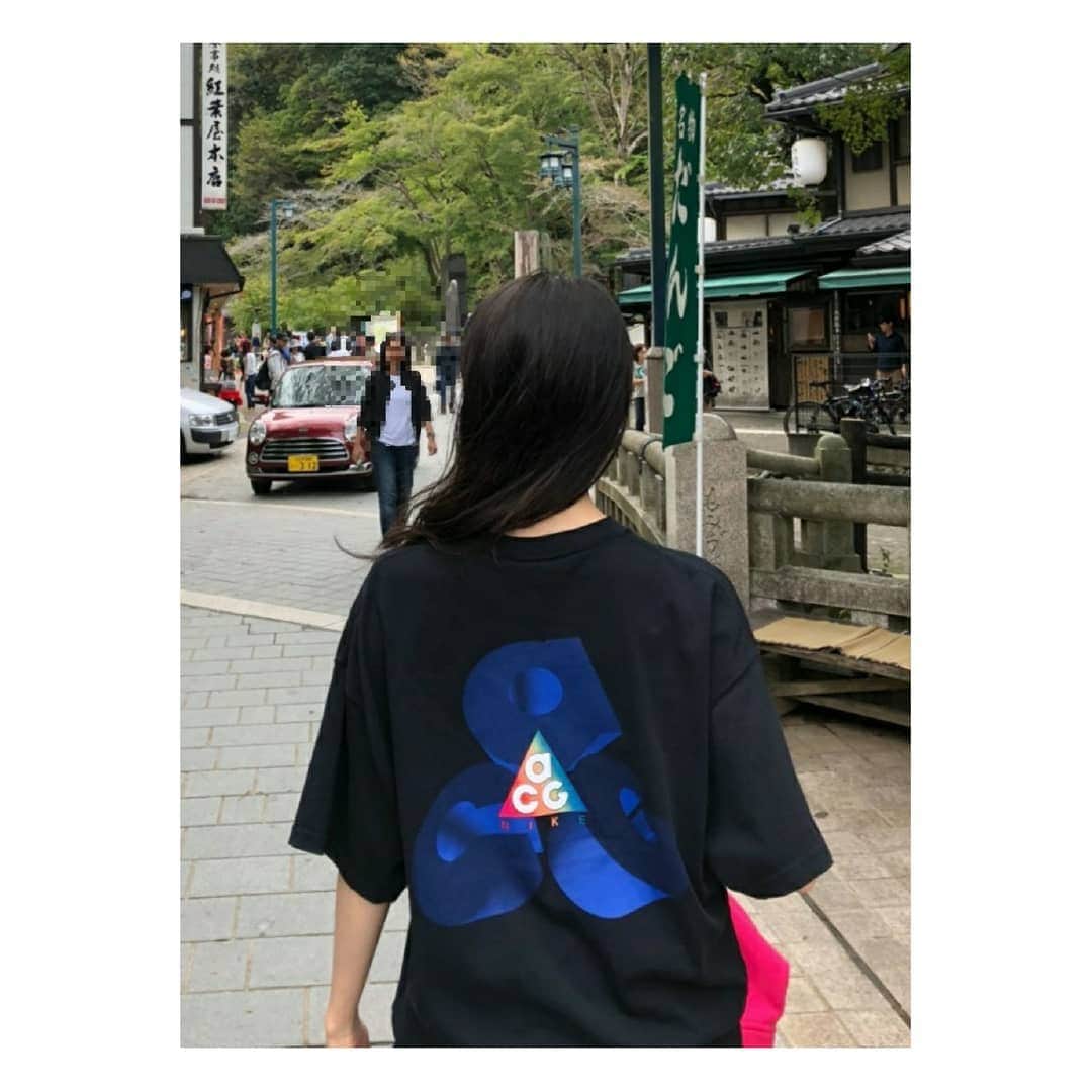 丹羽咲絵さんのインスタグラム写真 - (丹羽咲絵Instagram)「中のTシャツもacg  グラフィックいかつめで かわいい  #nikeacg」3月5日 0時14分 - sae_niwa