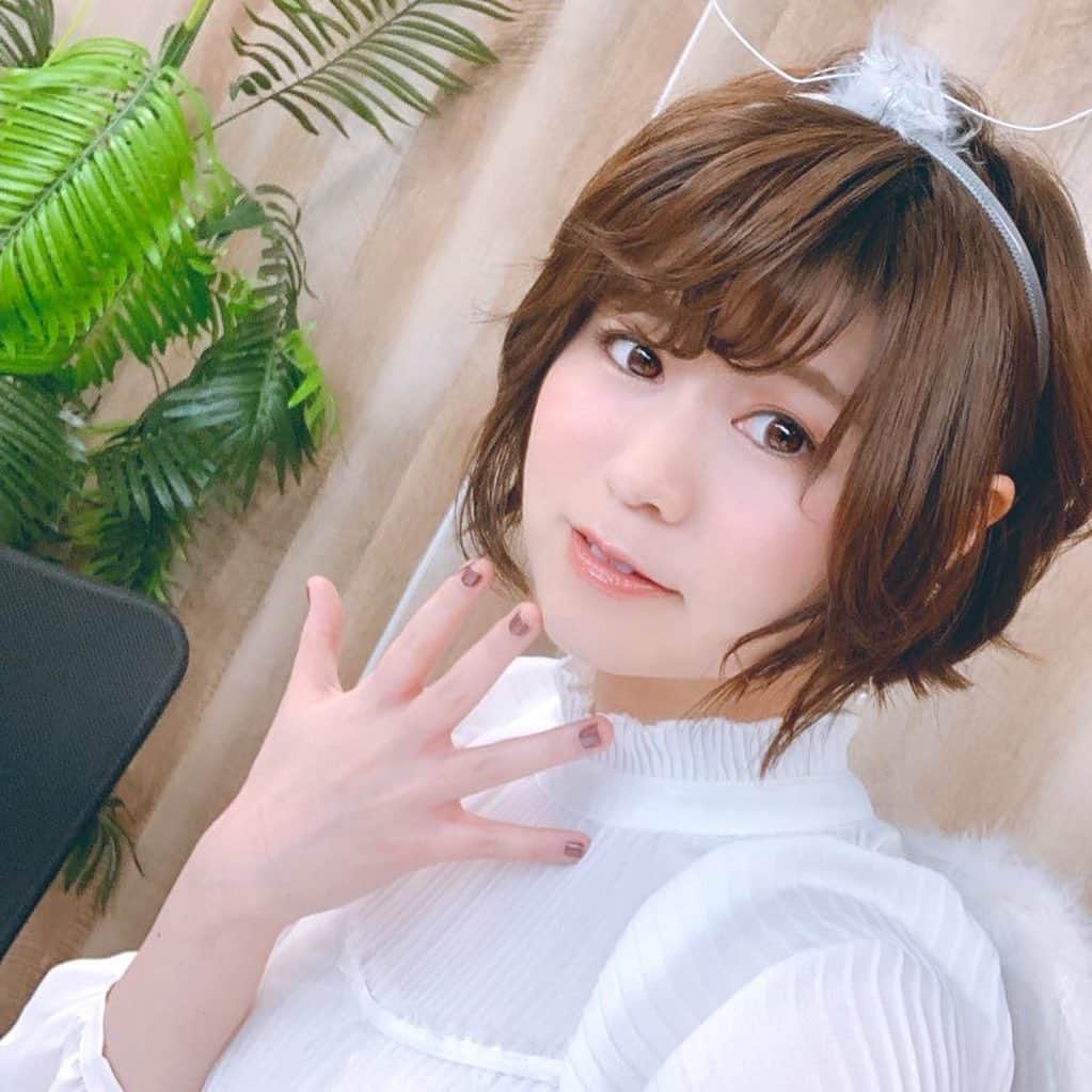 大空直美のインスタグラム：「天使コスチューム久しぶりに着たよ。インスタも久しぶりに更新したよ……………( ✌︎'ω')✌︎ #mecha55 #お久しぶりです」