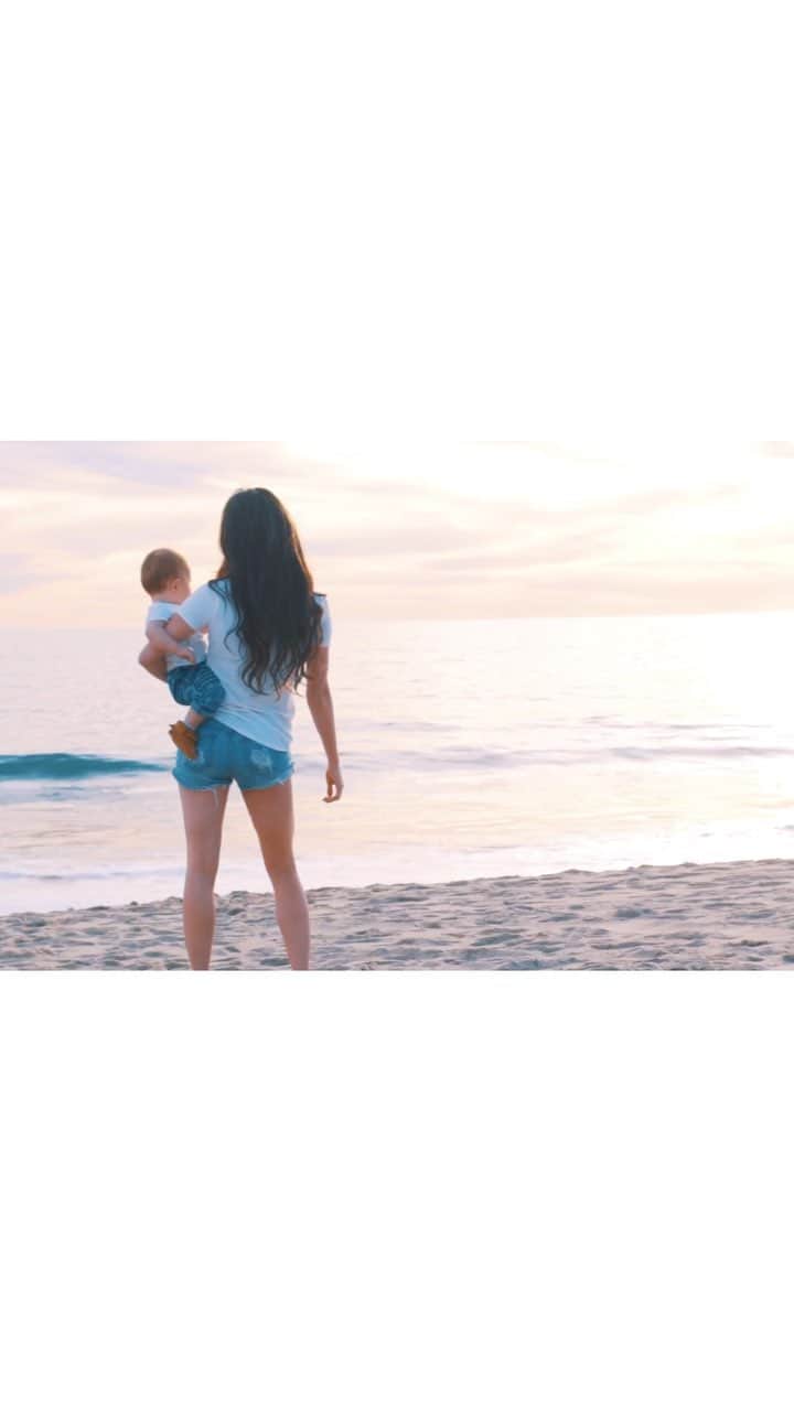 ジャクリーン・マッキネス・ウッドのインスタグラム：「I want to hold onto these precious moments forever. Time please slow down. 🎥 @saraheandry」