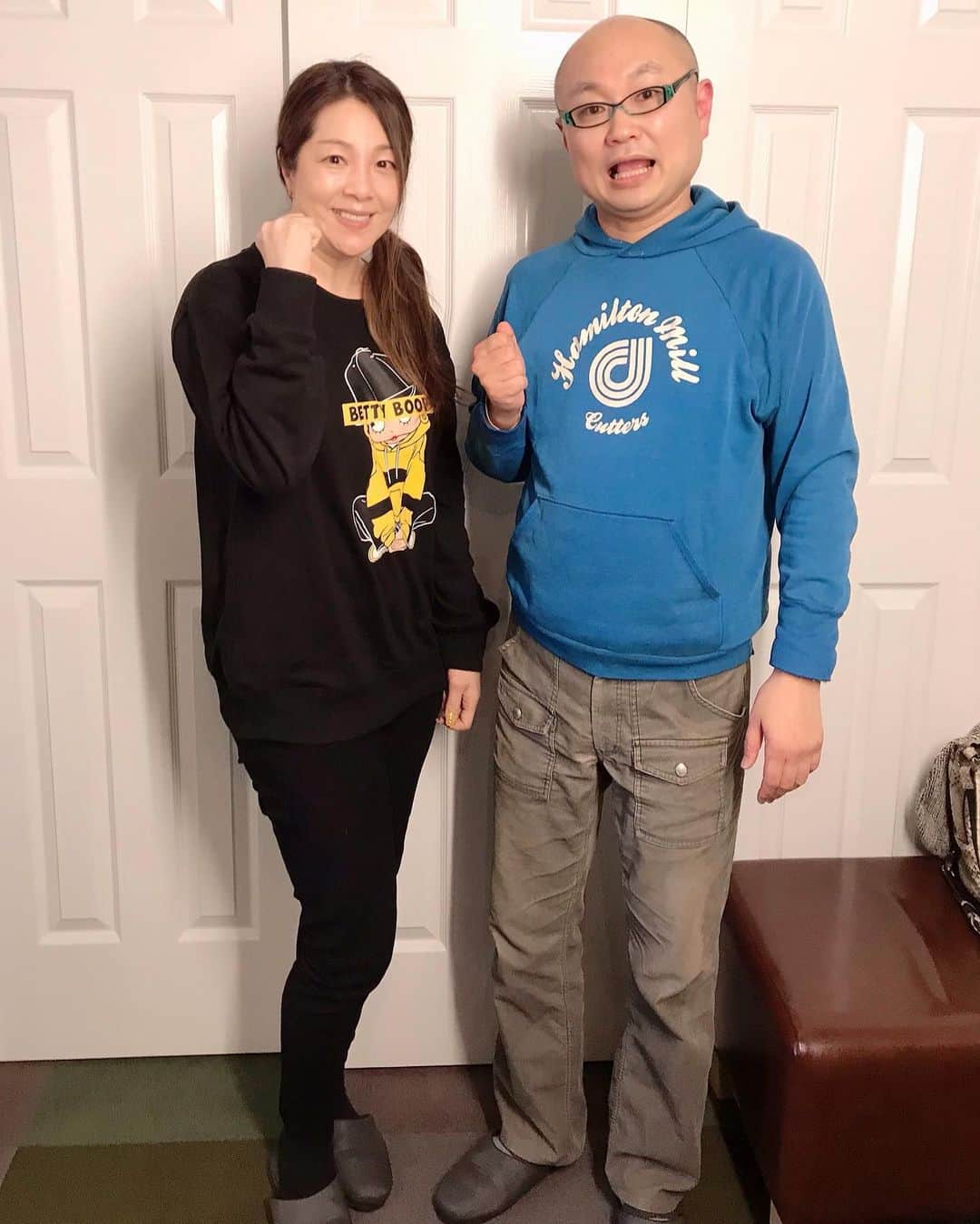 井上貴子のインスタグラム：「ギリギリの告知でごめんなさい。  先日。  ラジオ無料アプリ  勢太郎の海賊ラジオ 「ピカピカ高速船」の収録。  ゲストで元祖アイドルレスラー  として（笑）  収録してきたよ。  今日から毎週木曜日。 今月いっぱい4回に分けて 放送されるの。  過激発言はしてない（笑）  今月こんな感じで コロナに営業妨害されて 試合も全滅。 ヨガ指導も全滅。  そんな時に貴重なお仕事 あざーーーーーっす。（笑）  しかし31年間を振り返ると…  4回分ではハショりすぎ。  全然足らぬーーー。 しかしユリオカさん 相変わらず若いわぁ^ ^  Happyで^ ^  #井上貴子  #LLPWX #女子プロレス #紅緒と柊音 #トイプードル部 #ユリオカ超特急 #ラジオ無料アプリ #勢太郎の海賊ラジオ #ピカピカ高速船 #ギリギリ告知」