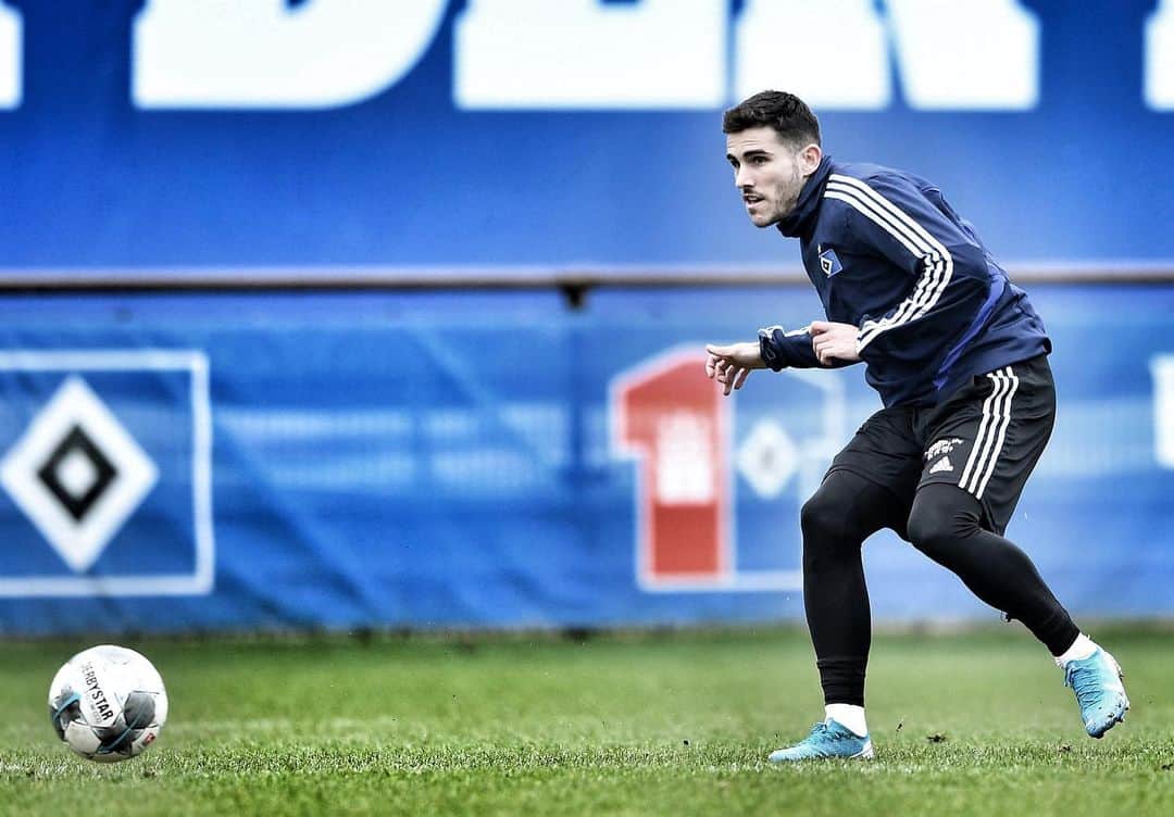 ハイロ・サンペリオのインスタグラム：「Gejagter Jäger 👀 The Hunted Hunter 😅 Cazador cazado 🙊 @hsv #BeXtreme」