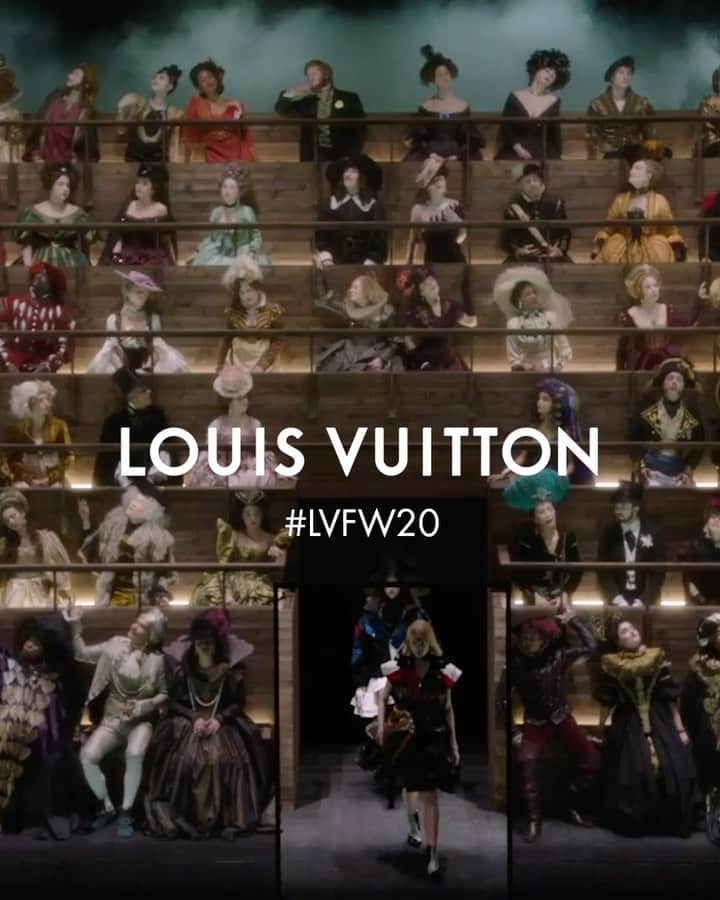 ニコラ・ジェスキエールのインスタグラム：「I couldn’t be more grateful to the LV team and to all those who made the #LVFW20 show happen 🖤⚡️🆖」