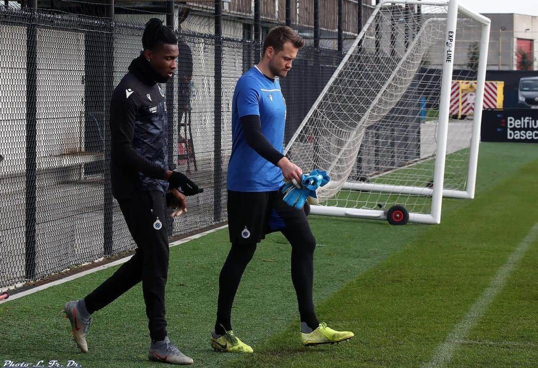 シモン・ミニョレさんのインスタグラム写真 - (シモン・ミニョレInstagram)「A day well spent! ✅💪🏻 #BluvnGoan #NoSweatNoGlory #WeAreBruges #YNWA」3月5日 2時04分 - 22mignolet22