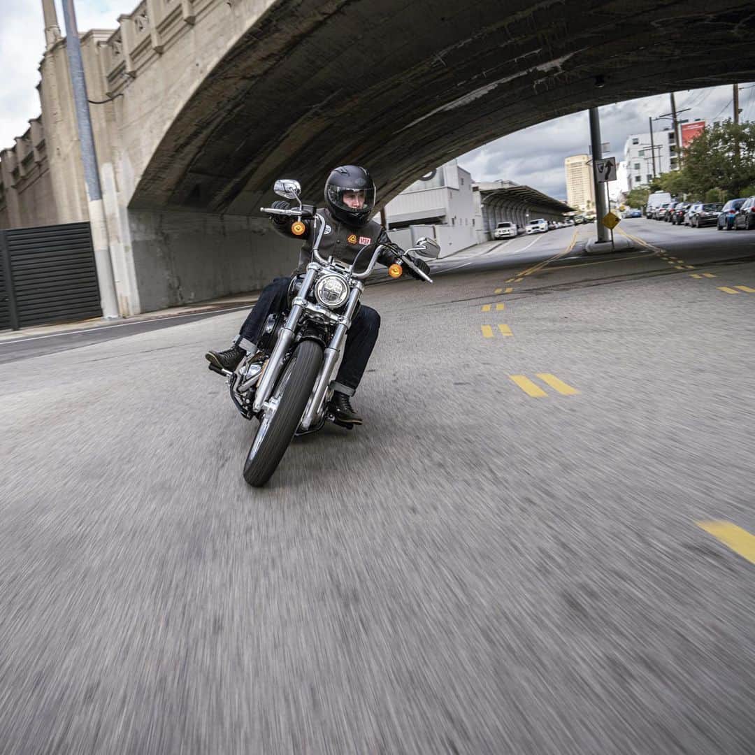 Harley-Davidson Japanさんのインスタグラム写真 - (Harley-Davidson JapanInstagram)「街の鼓動とリンクした日。#ハーレー #harley #ハーレーダビッドソン #harleydavidson #バイク #bike #オートバイ #motorcycle #ソフテイルスタンダード #softailstandard #fxst #ソフテイル #softail #ミルウォーキーエイト #milwaukeeeight #ライド #ride #アーバン #urban #2020 #自由 #freedom」3月5日 2時44分 - harleydavidsonjapan