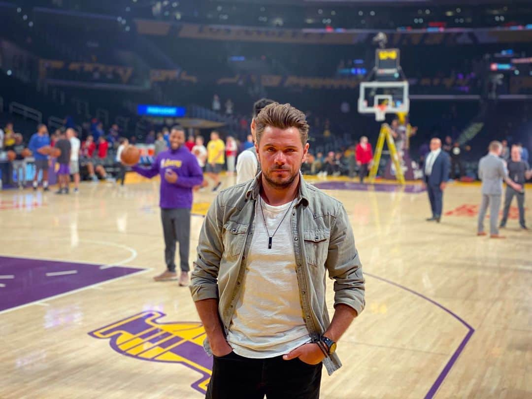 スタニスラス・ワウリンカさんのインスタグラム写真 - (スタニスラス・ワウリンカInstagram)「Great time watching some of the best in the game got at it ! Thanks @nbaeurope 🏀🔥💜💛 #lakers #learnfromthebest #lebronjames #nba #loveit #losangeles」3月5日 2時58分 - stanwawrinka85