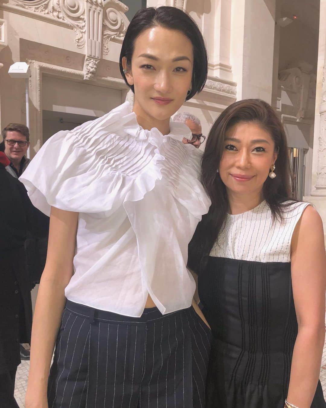 のインスタグラム：「#冨永愛 さんと#ニナリッチ ショーにて。 ・ #ninaricci with #beautiful #aitominaga #merci♥️@ai_tominaga_official  #ootd #outfitoftheday #outfit  @ninaricci  @iza_official #izastagram #instorenow」