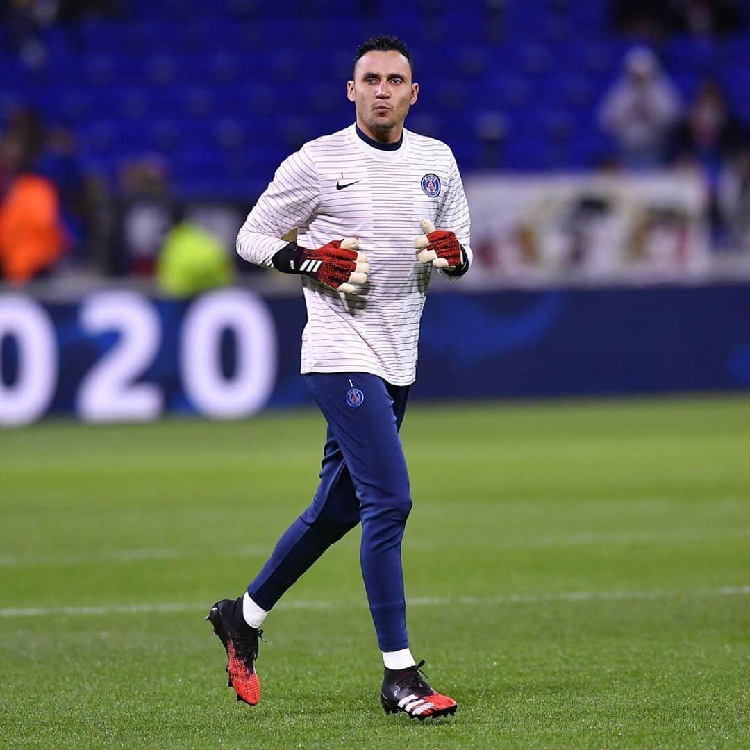 パリ・サンジェルマンFCさんのインスタグラム写真 - (パリ・サンジェルマンFCInstagram)「🔛🏟🏆 #OLPSG . 🧤 @keylornavas1 . #CDF #AllezParis #PSG #ICICESTPARIS #Paris #Football #Navas」3月5日 4時49分 - psg